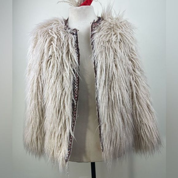 LIGHT fluffy ZARA BASICS woman’s jacket || Size Small || Zara light coat fall - Picture 2 of 13